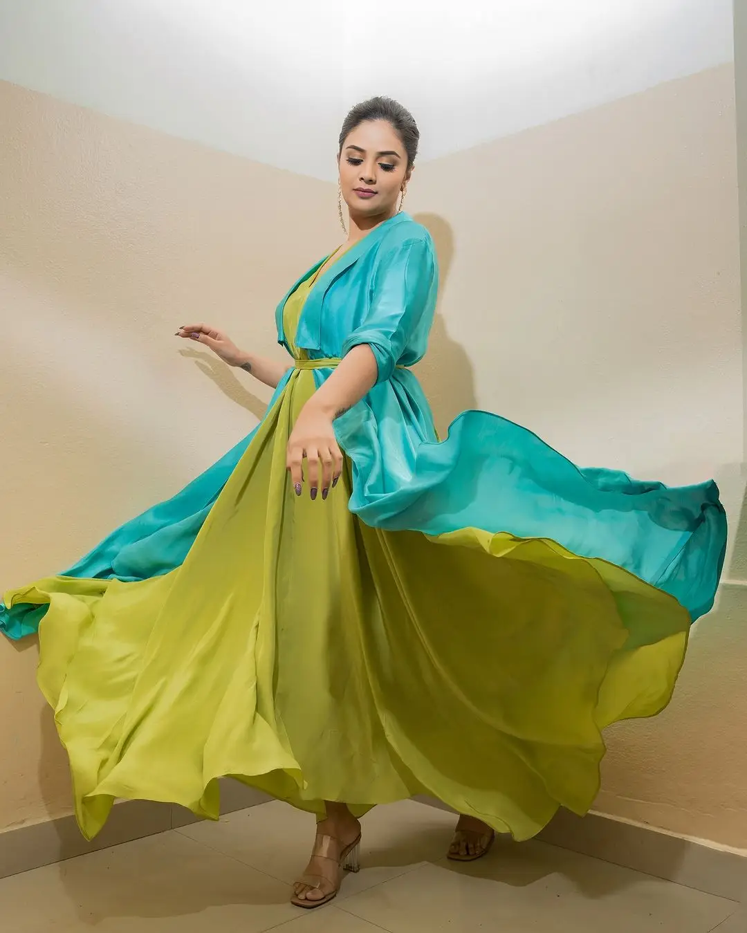 Maa TV Anchor Sreemukhi in Long Green Gown